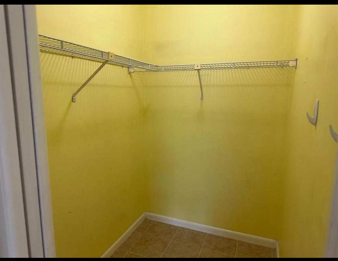 PARKWAY VILLAGE - Residential Lease