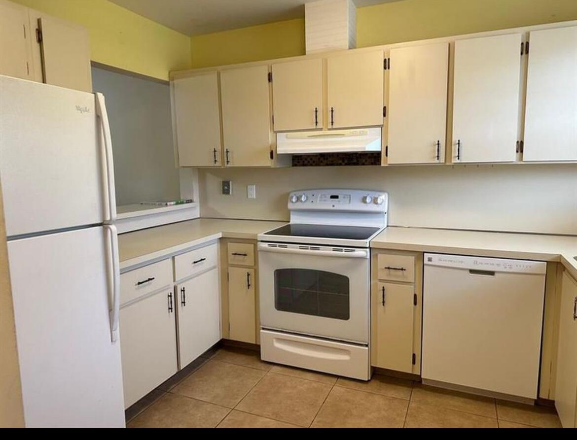 PARKWAY VILLAGE - Residential Lease