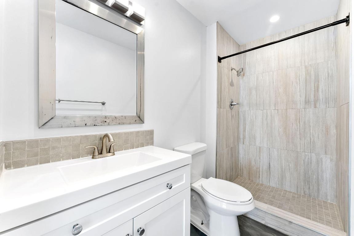 CASA DEL RIO CONDO - Residential Lease