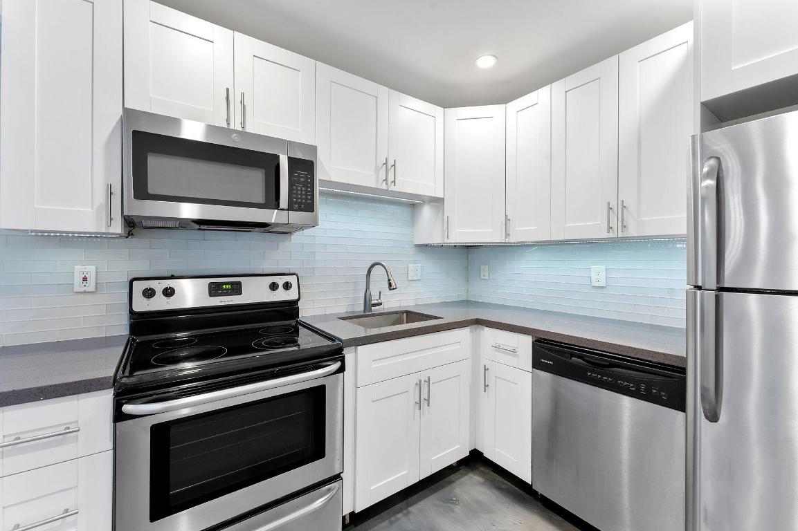 CASA DEL RIO CONDO - Residential Lease