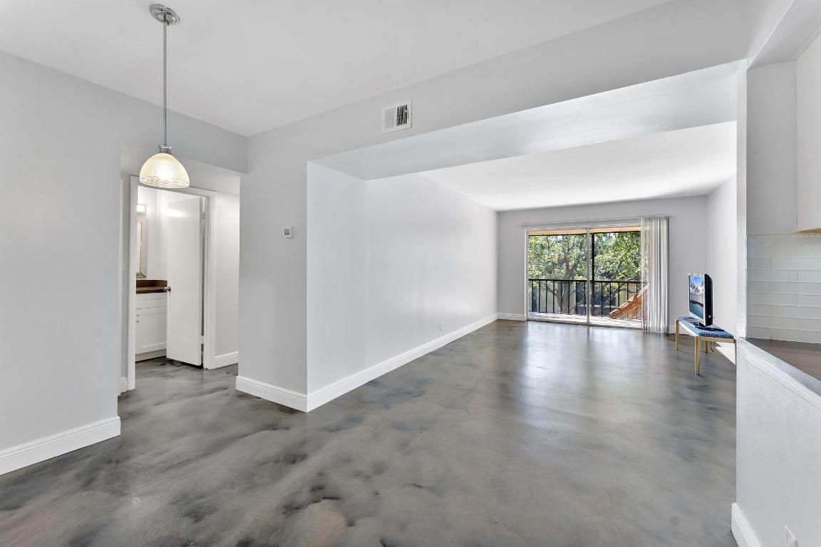 CASA DEL RIO CONDO - Residential Lease