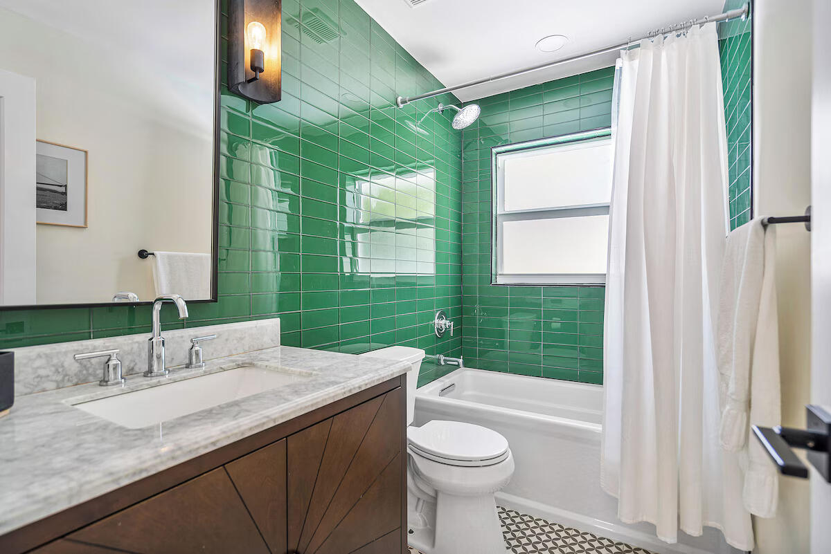 TROPIC PALMS 1 - Residential Lease