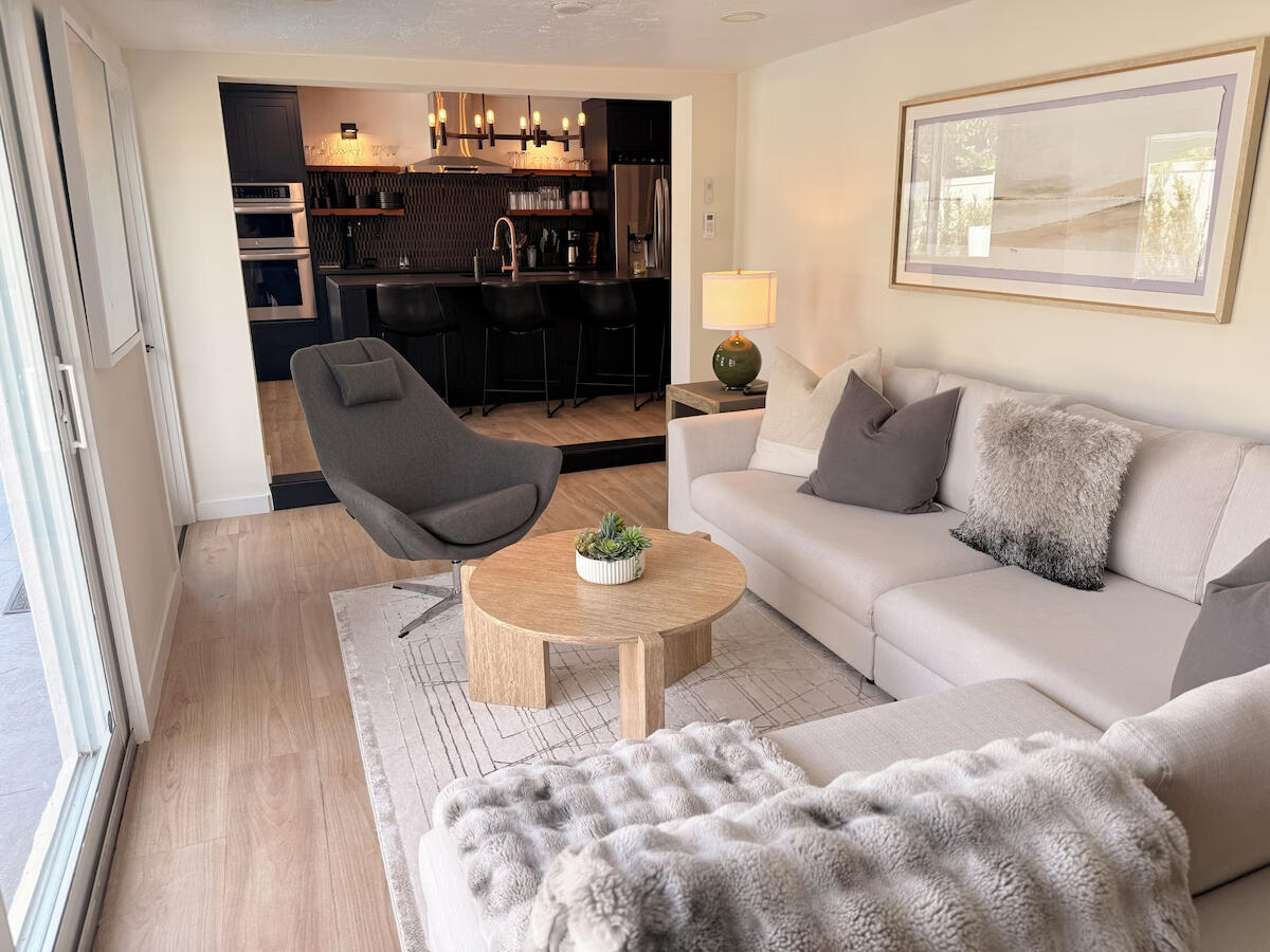 TROPIC PALMS 1 - Residential Lease