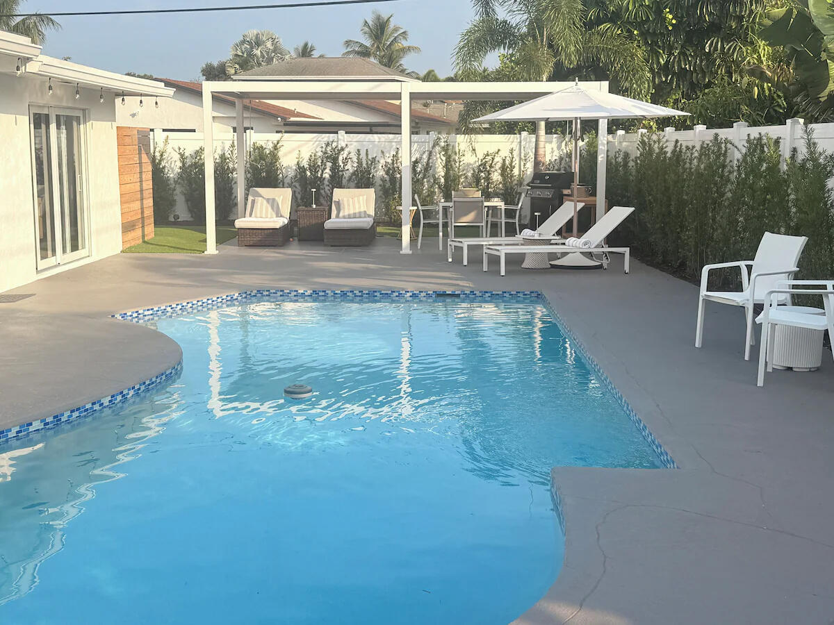 TROPIC PALMS 1 - Residential Lease