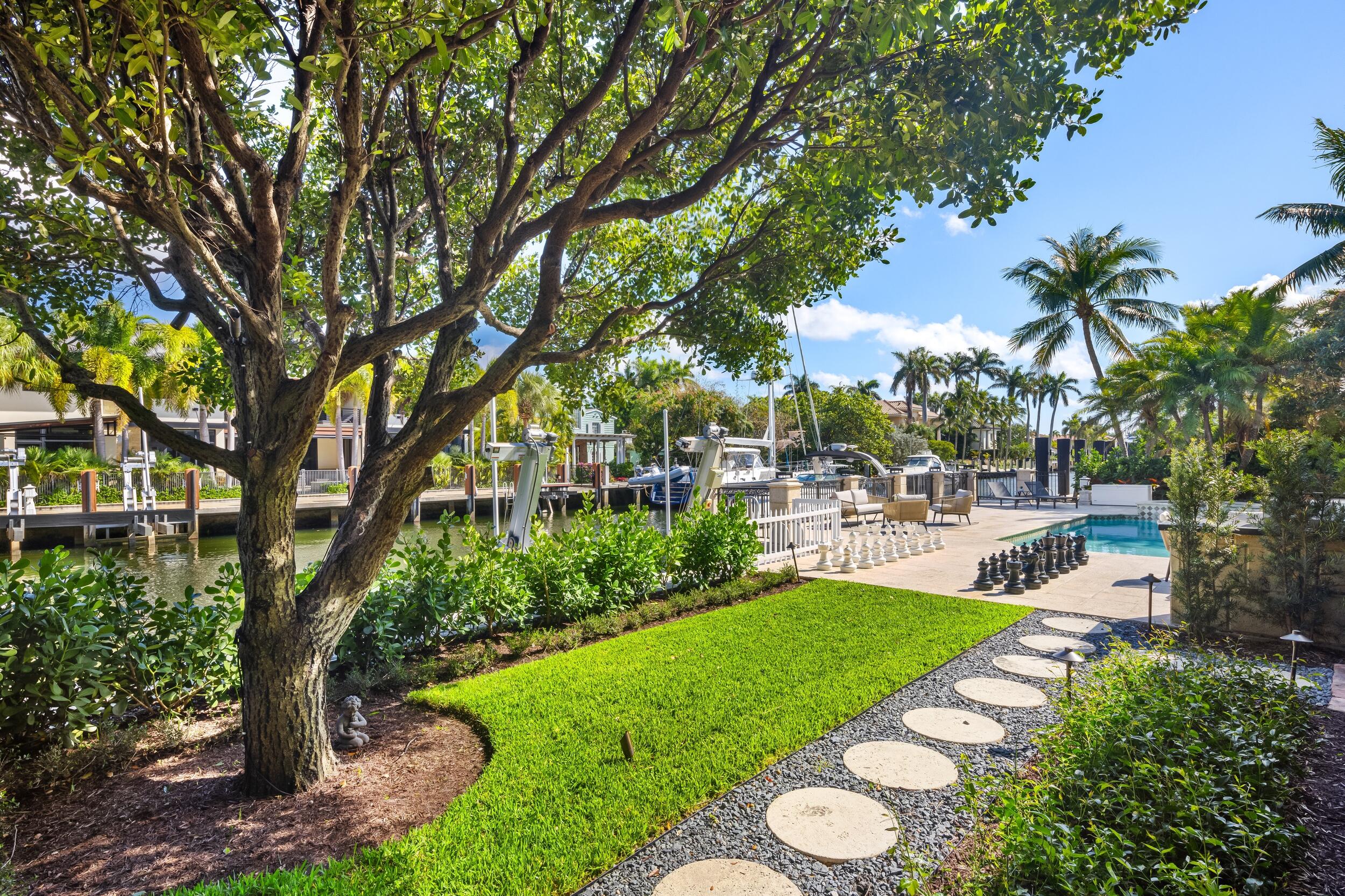 CORAL ISLES - Residential