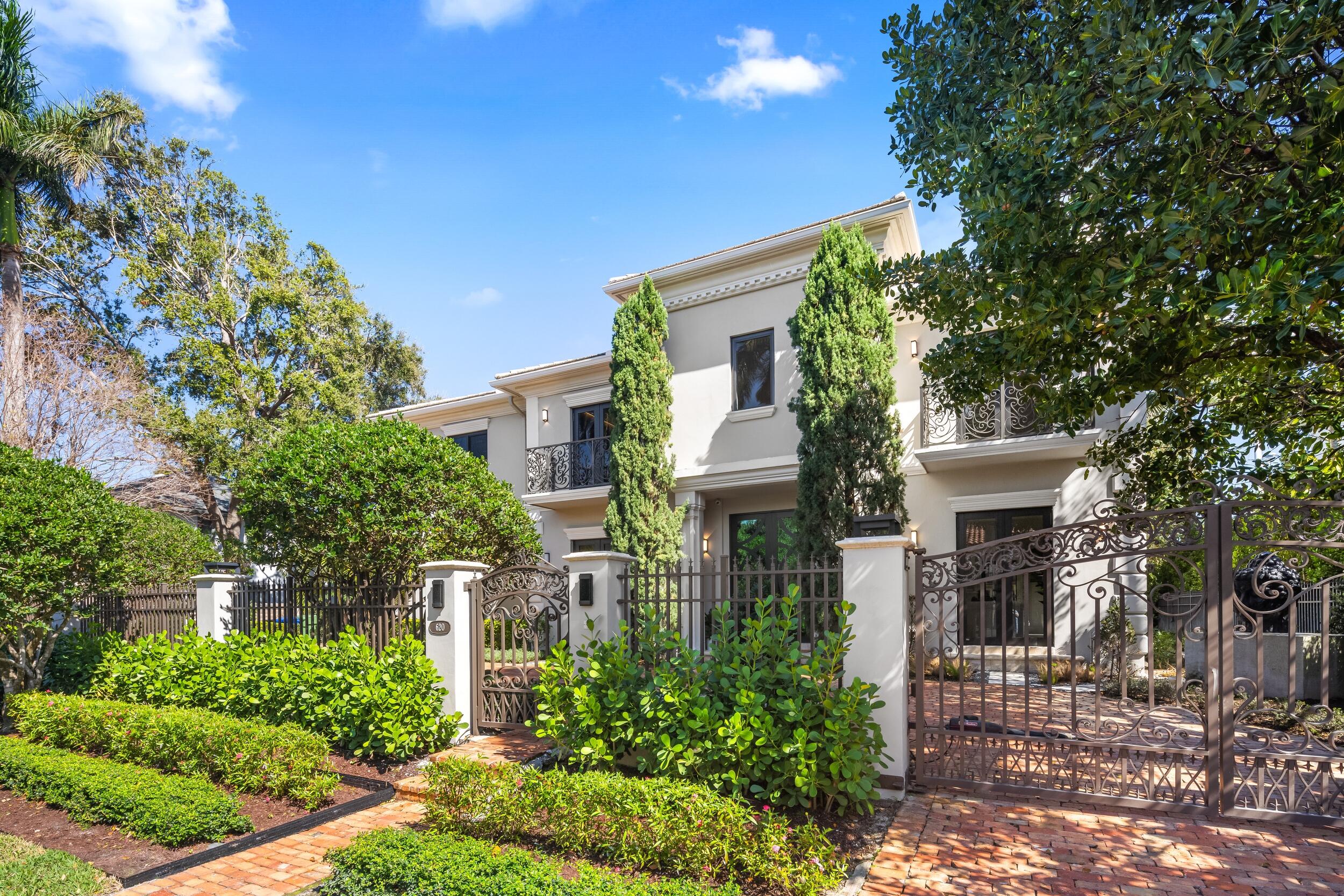 CORAL ISLES - Residential