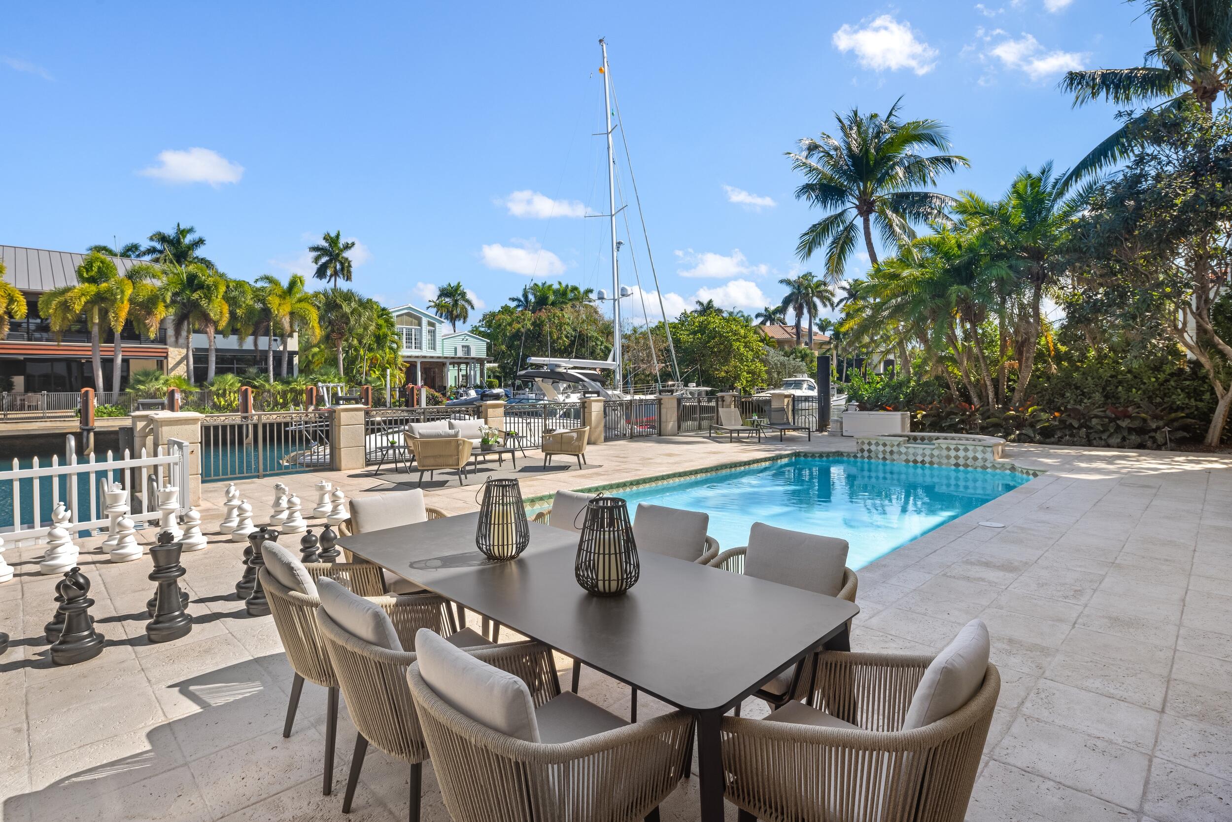 CORAL ISLES - Residential
