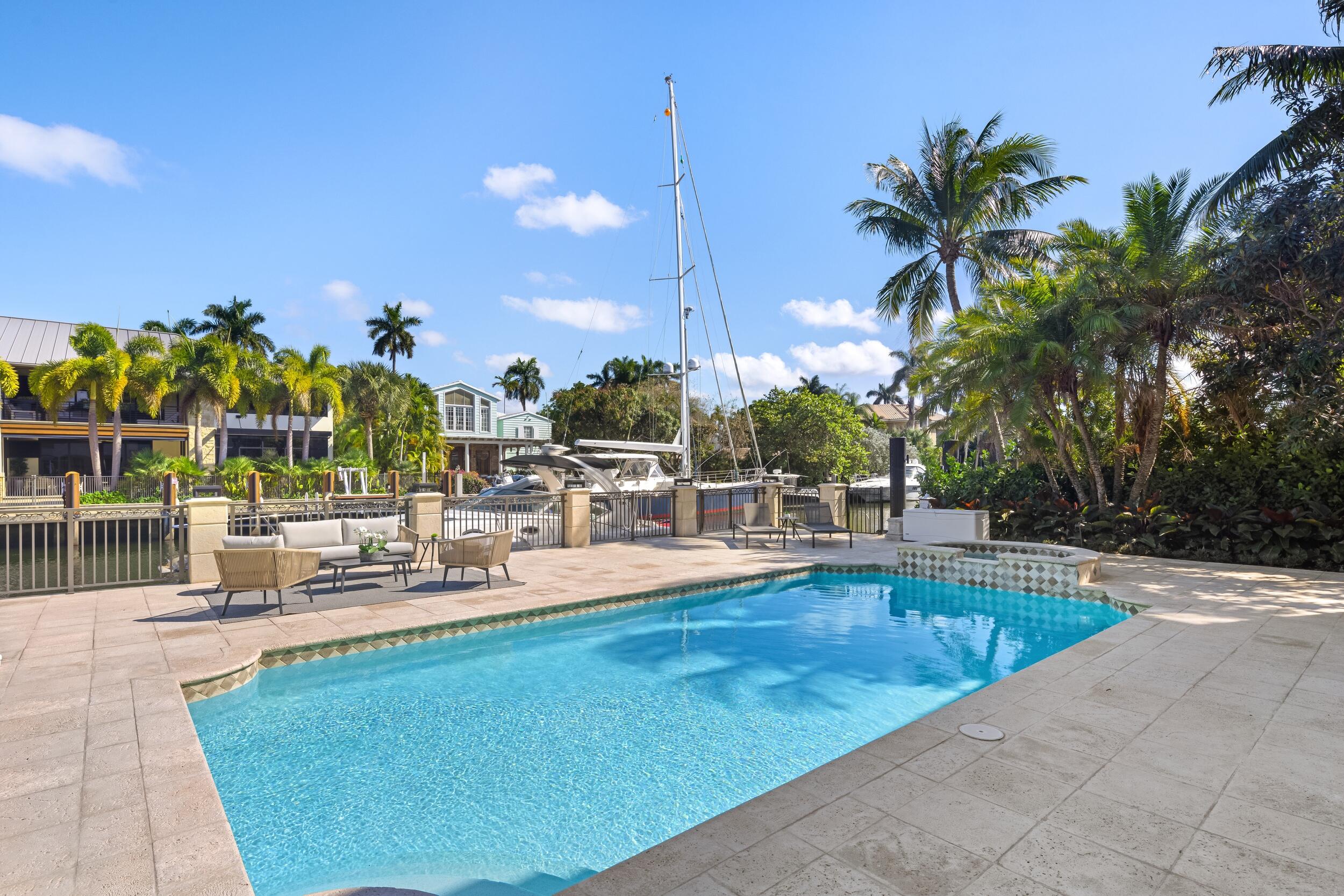 CORAL ISLES - Residential