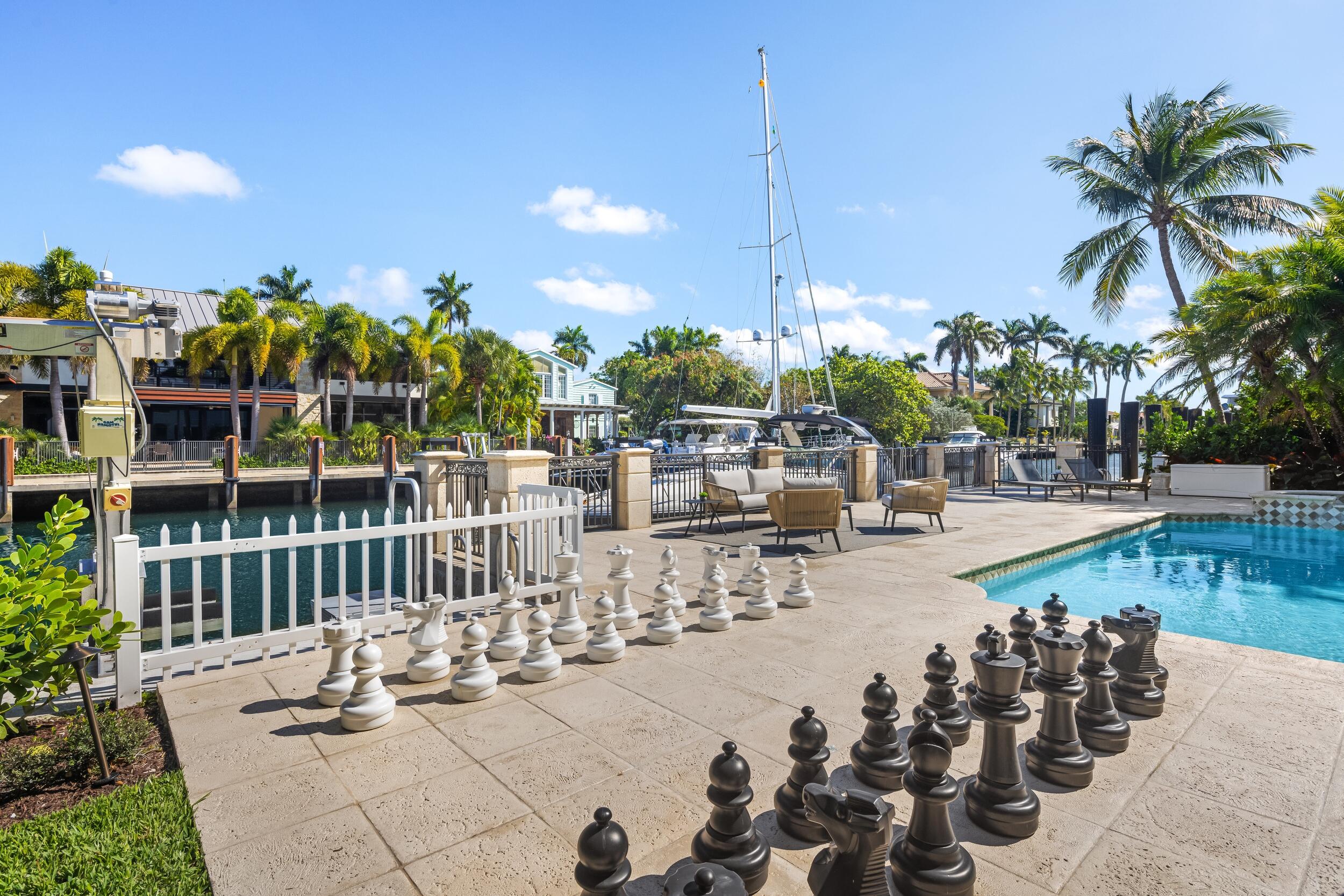 CORAL ISLES - Residential