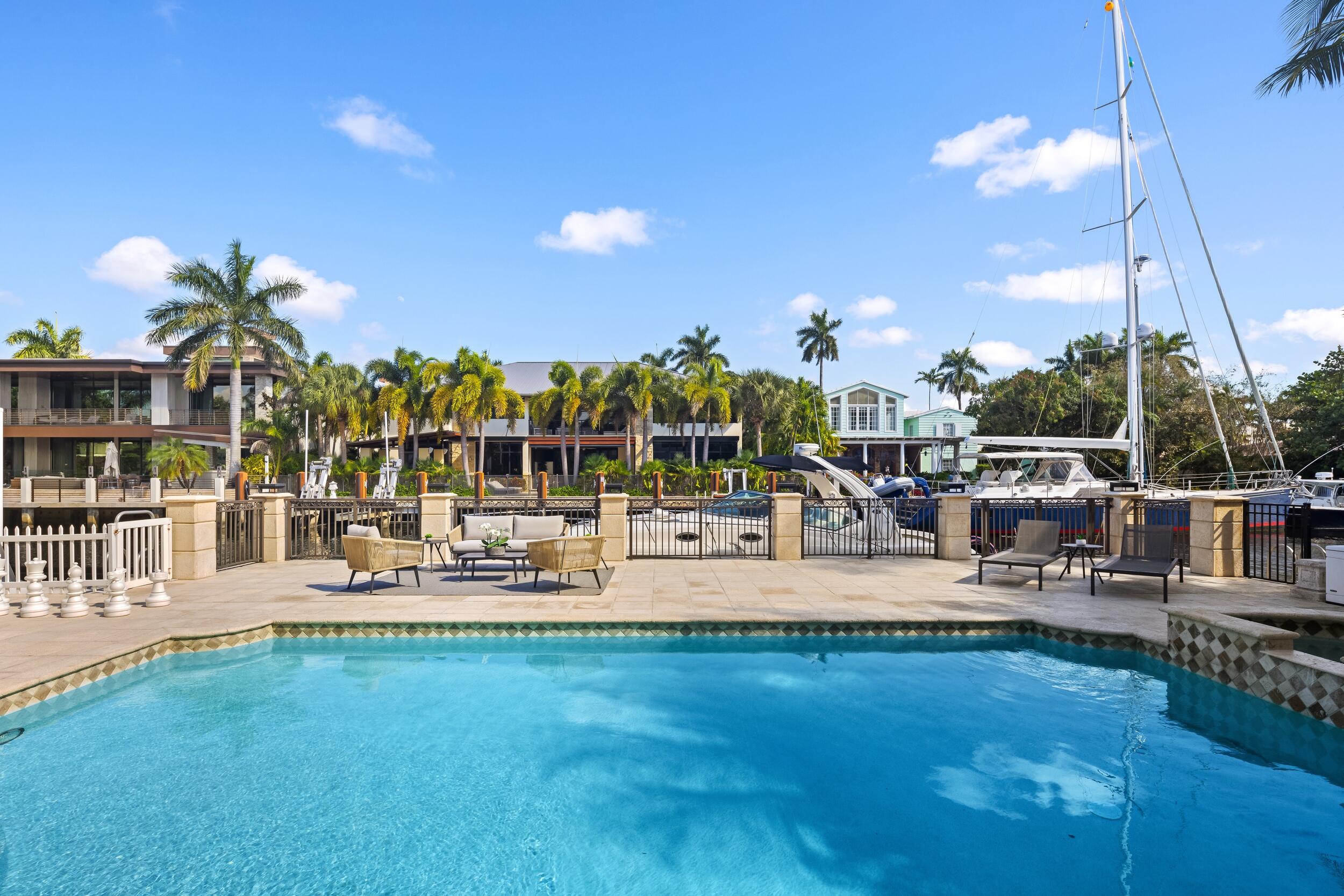 CORAL ISLES - Residential