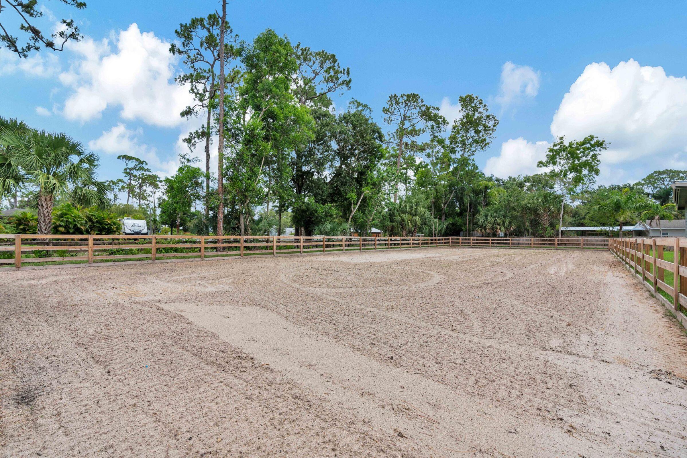 LOXAHATCHEE GROVES - Land