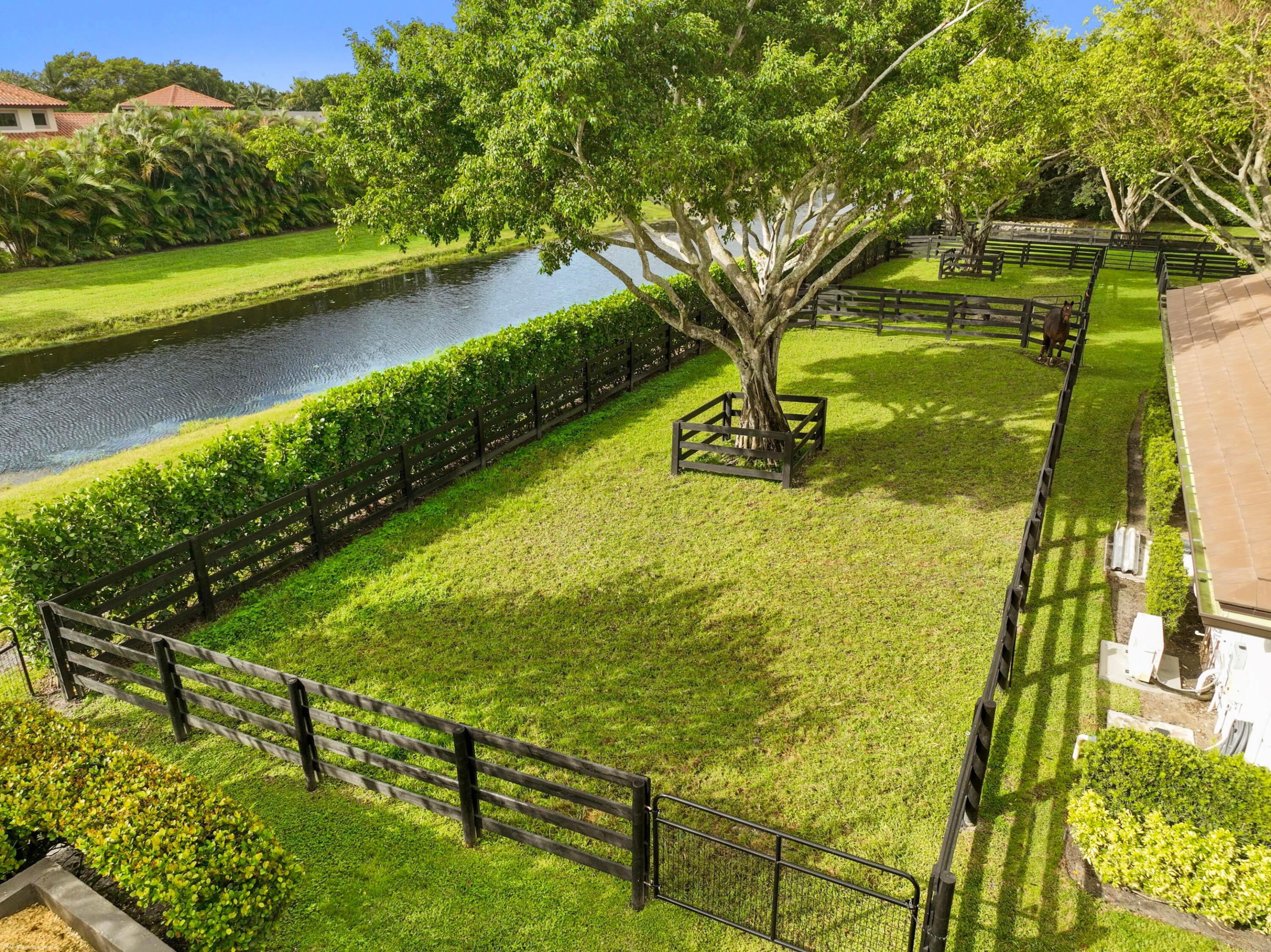 PADDOCK PARK 2 OF WELLINGTON - Residential