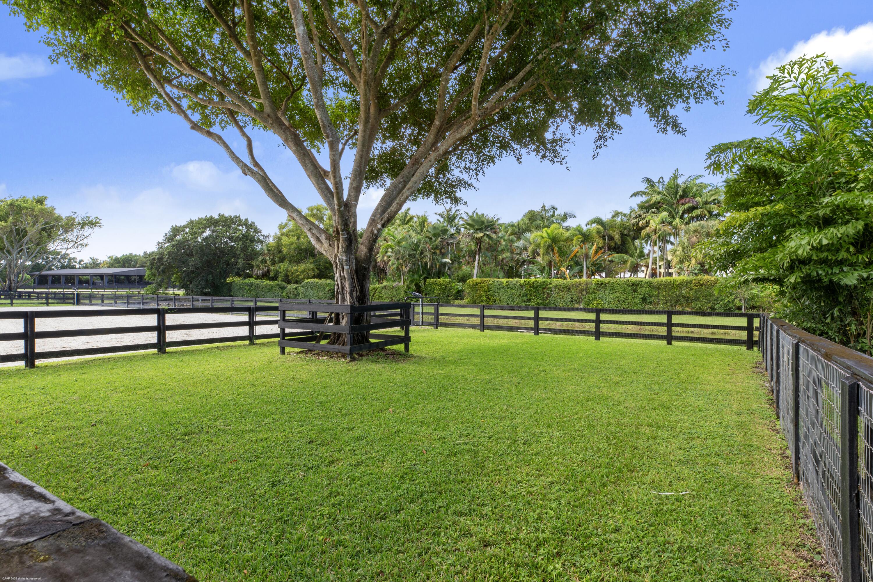 PADDOCK PARK 2 OF WELLINGTON - Residential