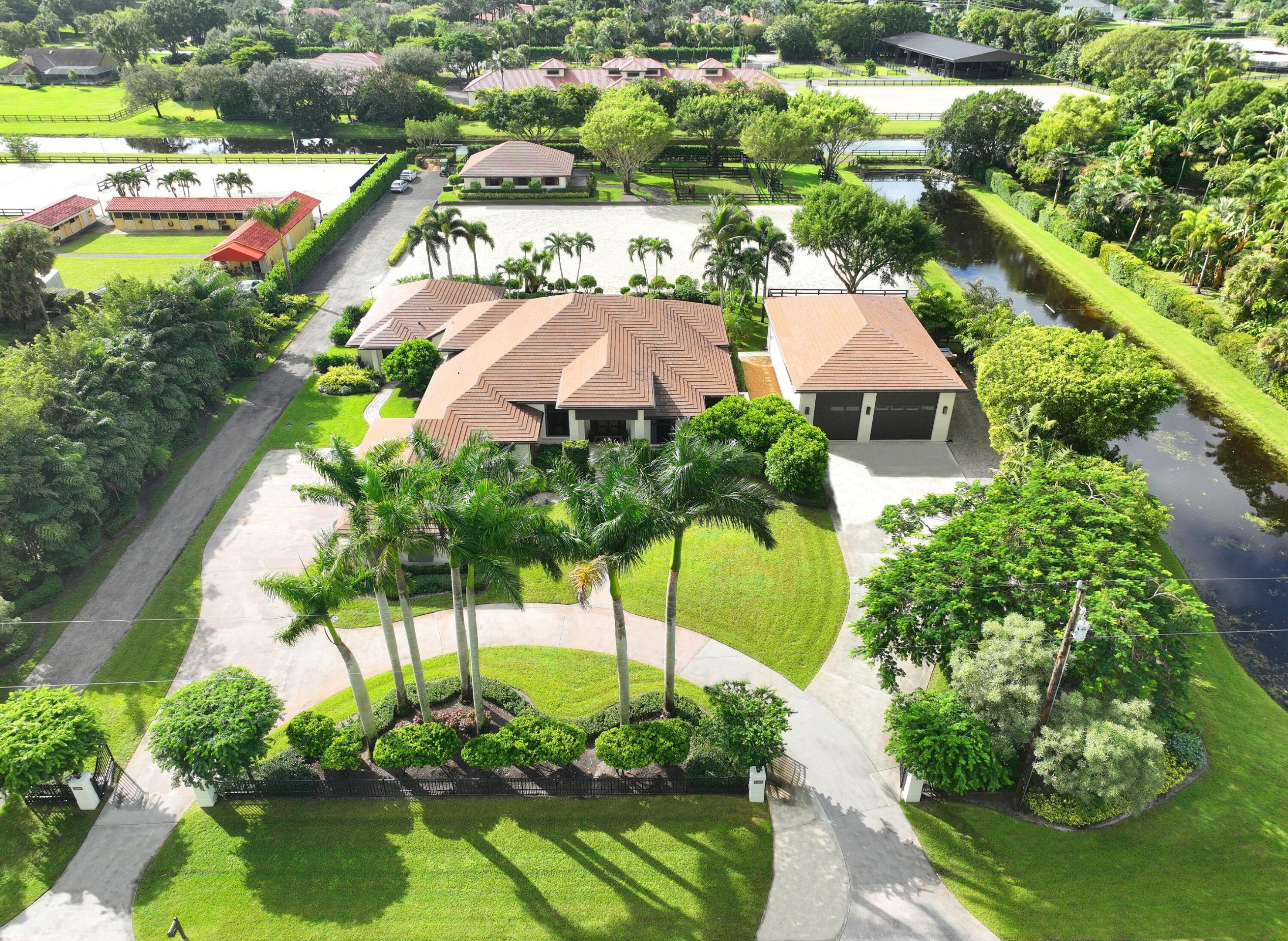 PADDOCK PARK 2 OF WELLINGTON - Residential