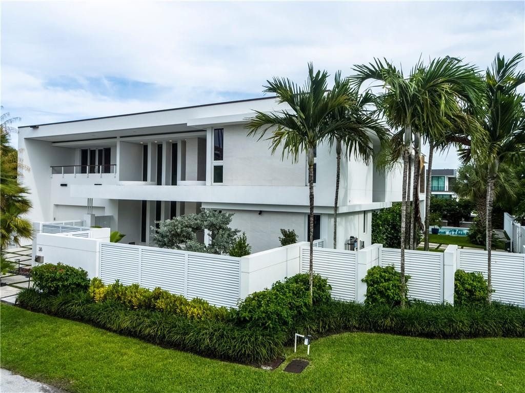 PELICAN ISLE - Residential