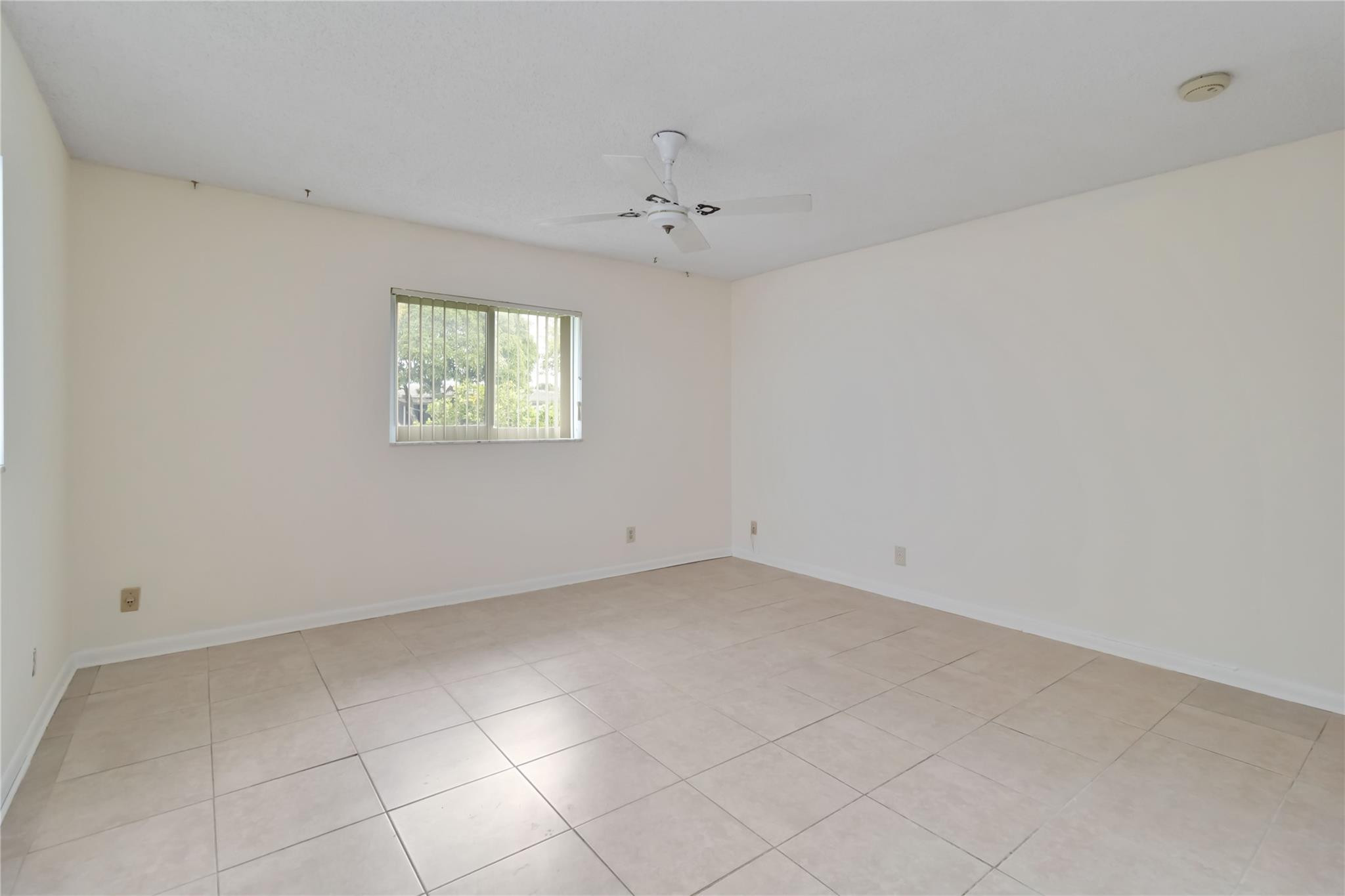 Paradise Gardens Sec 4 76 - Residential