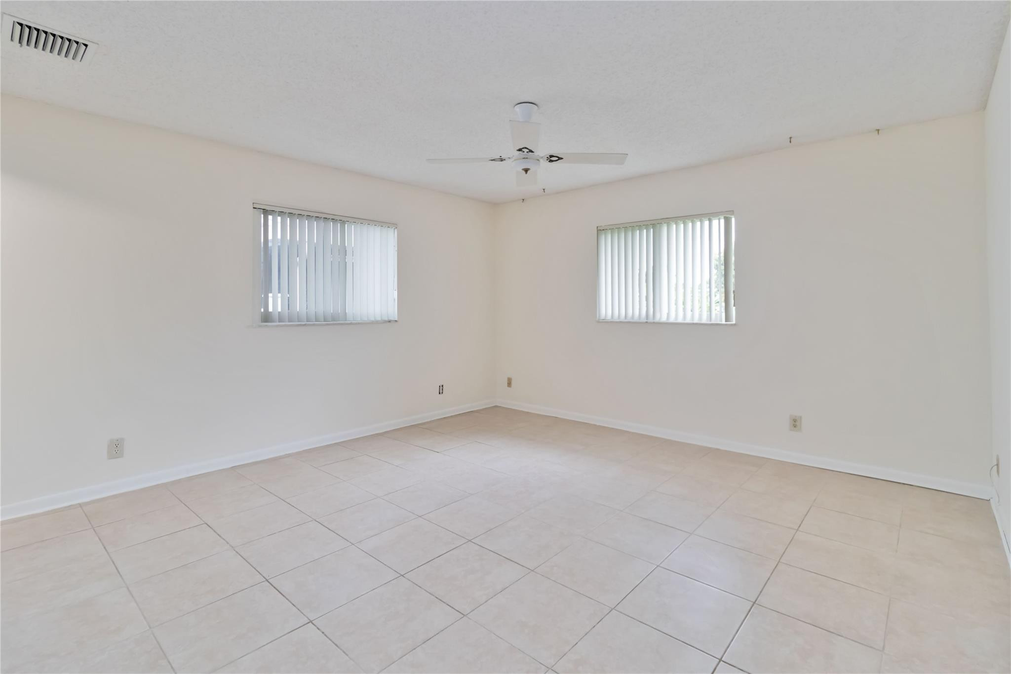 Paradise Gardens Sec 4 76 - Residential