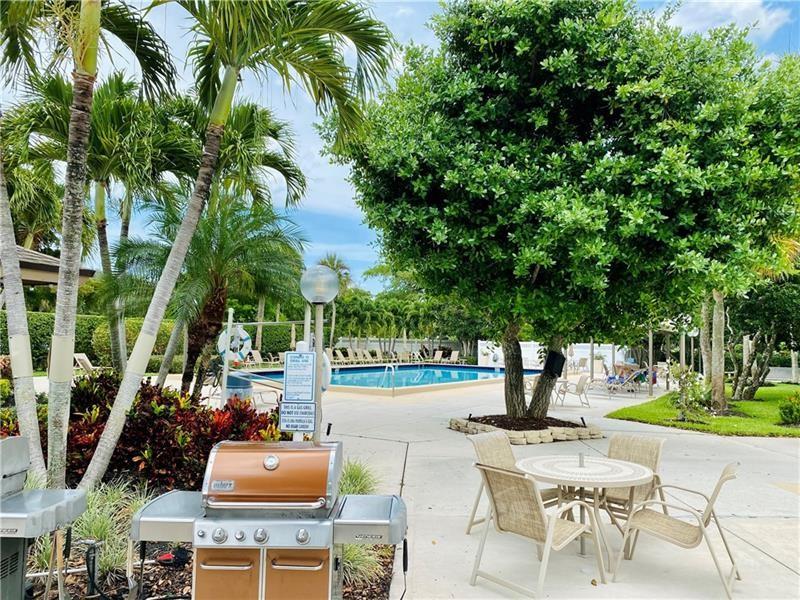 PALM AIRE - Residential
