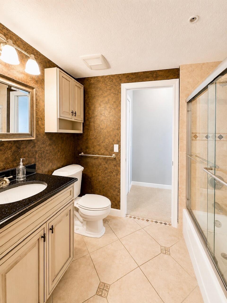 RESIDENCES AT LEGACY PLACE CONDO - Residential Lease