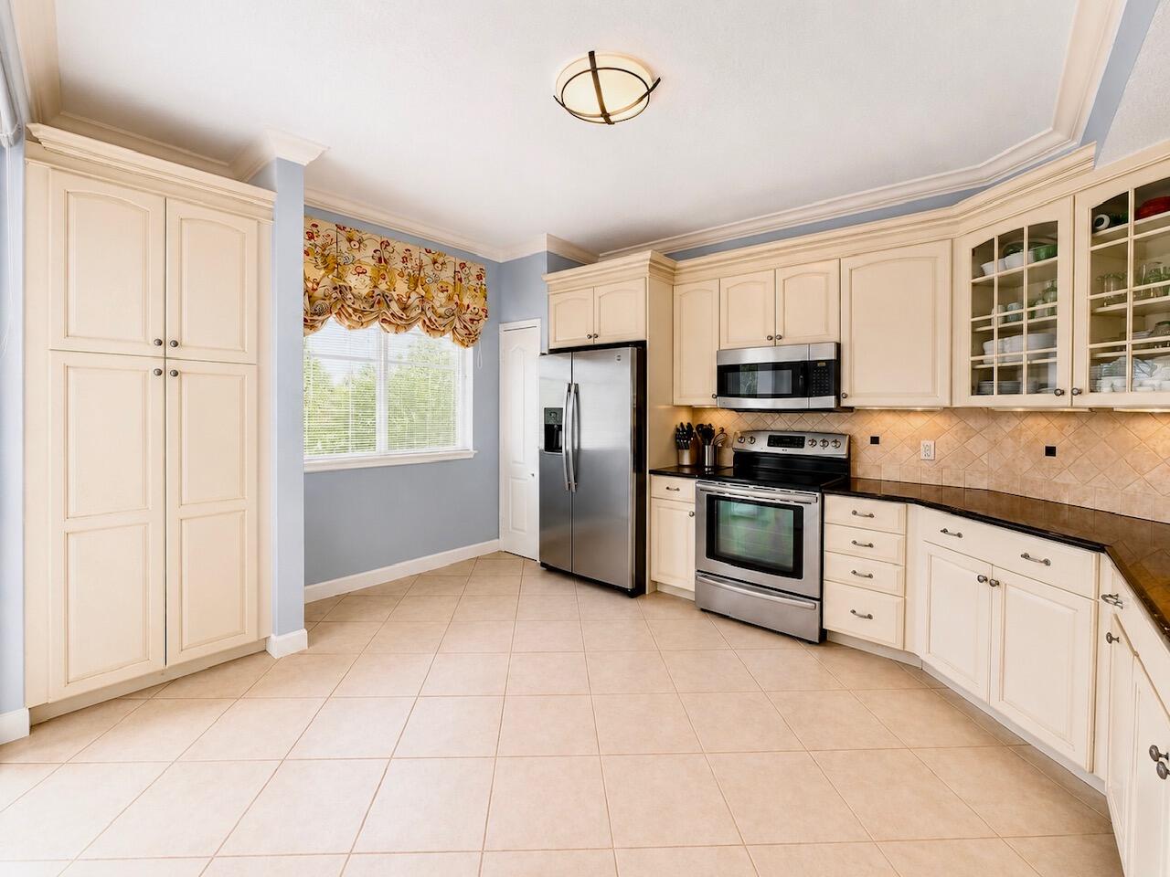 RESIDENCES AT LEGACY PLACE CONDO - Residential Lease