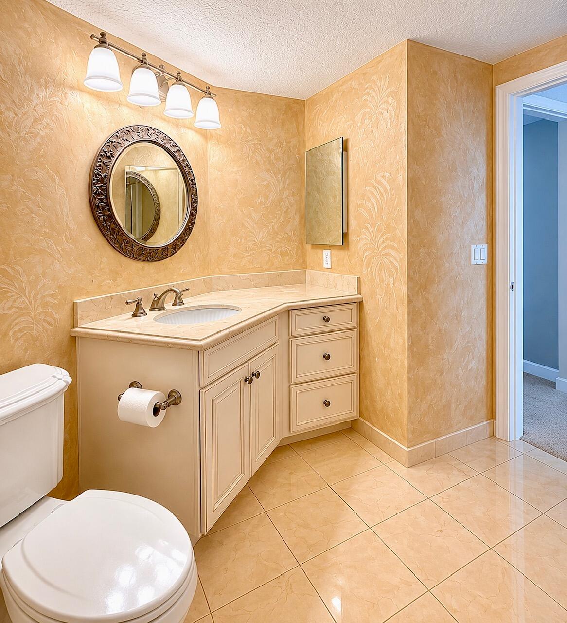 RESIDENCES AT LEGACY PLACE CONDO - Residential Lease