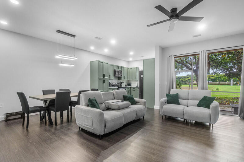 SEMINOLE ESTATES & TOWNHOMES - Residential