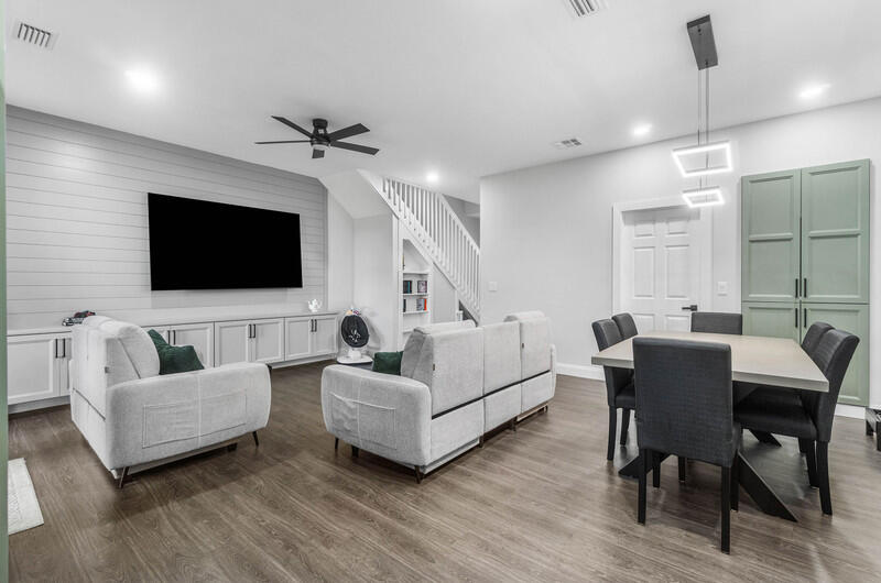 SEMINOLE ESTATES & TOWNHOMES - Residential