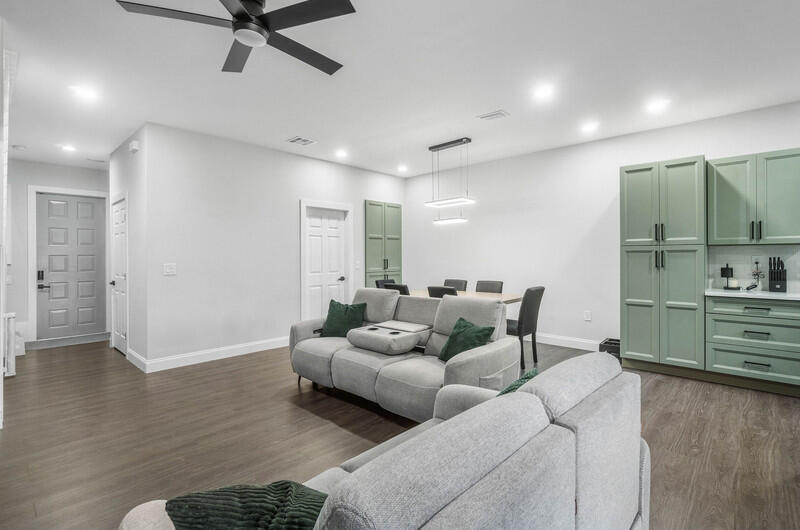 SEMINOLE ESTATES & TOWNHOMES - Residential
