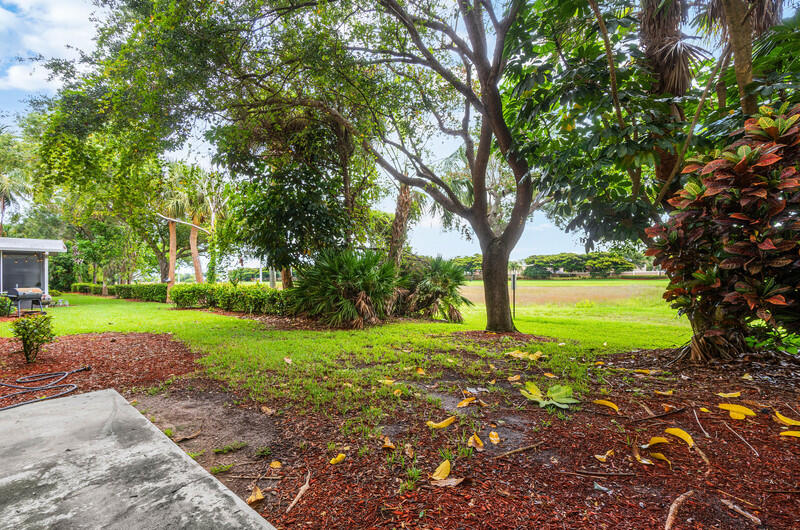 SEMINOLE ESTATES & TOWNHOMES - Residential