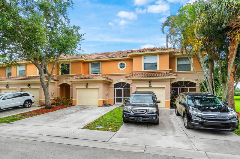SEMINOLE ESTATES & TOWNHOMES - Residential