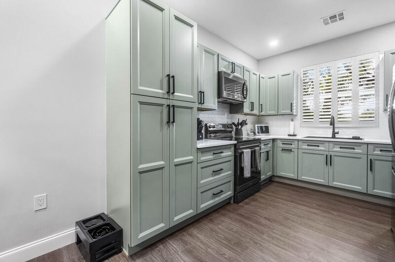 SEMINOLE ESTATES & TOWNHOMES - Residential
