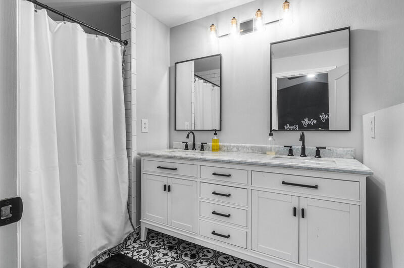 SEMINOLE ESTATES & TOWNHOMES - Residential