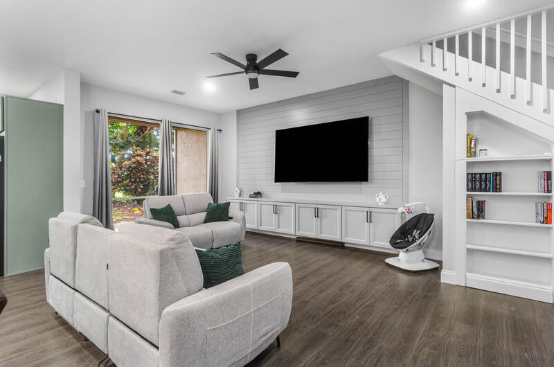 SEMINOLE ESTATES & TOWNHOMES - Residential