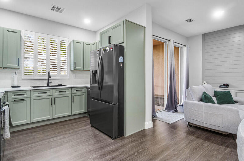 SEMINOLE ESTATES & TOWNHOMES - Residential