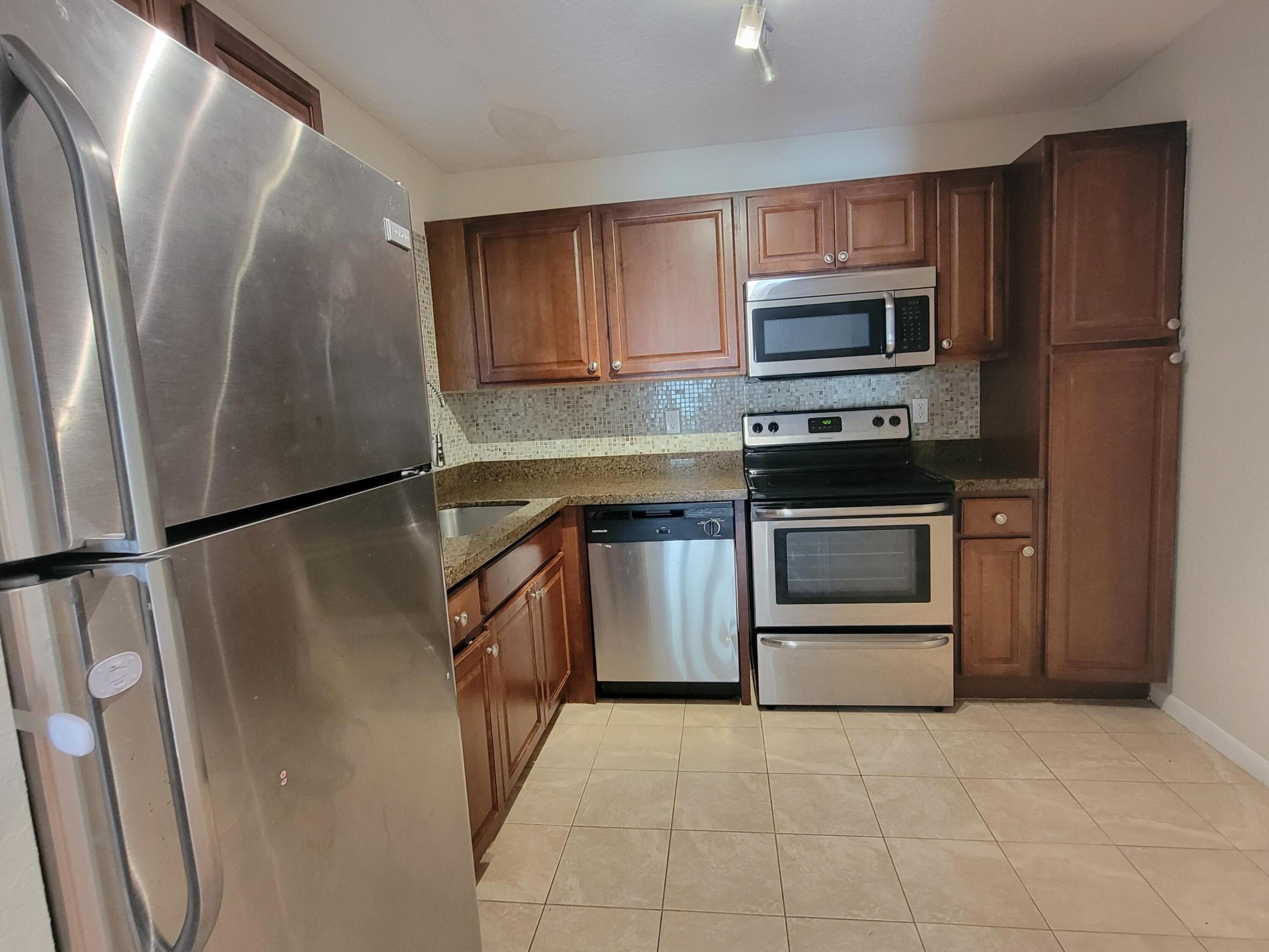 CENTERPOINTE - Residential