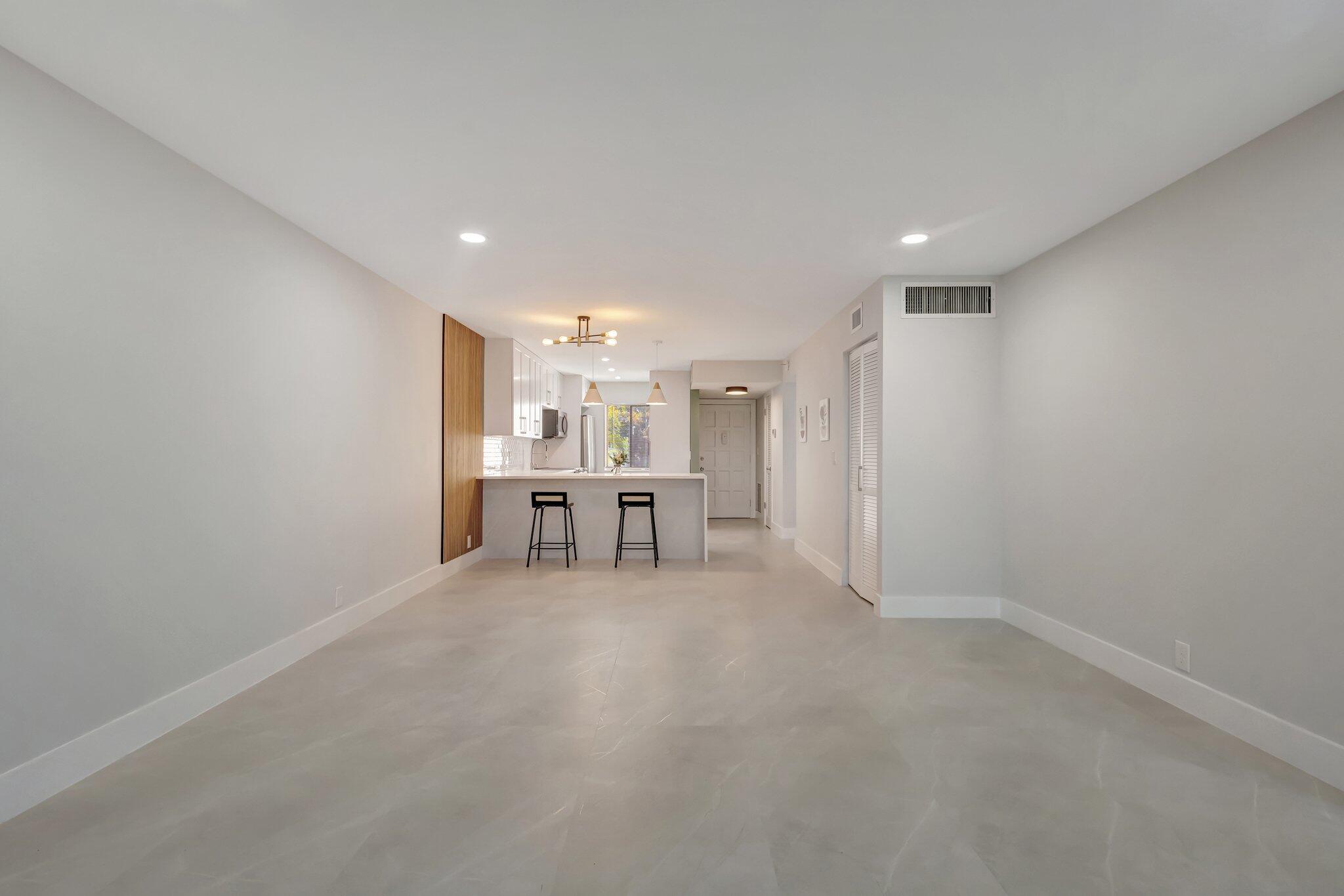 FOUNTAINS OF PALM BEACH CONDO 7 - Residential