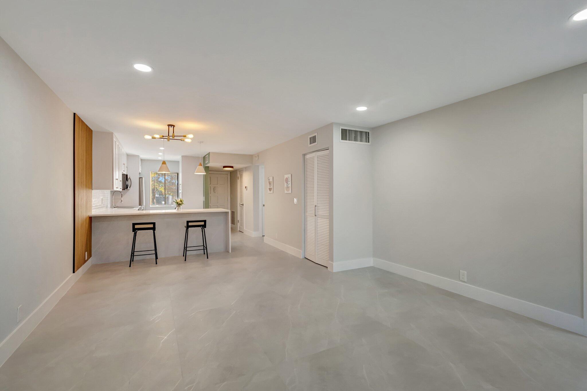 FOUNTAINS OF PALM BEACH CONDO 7 - Residential