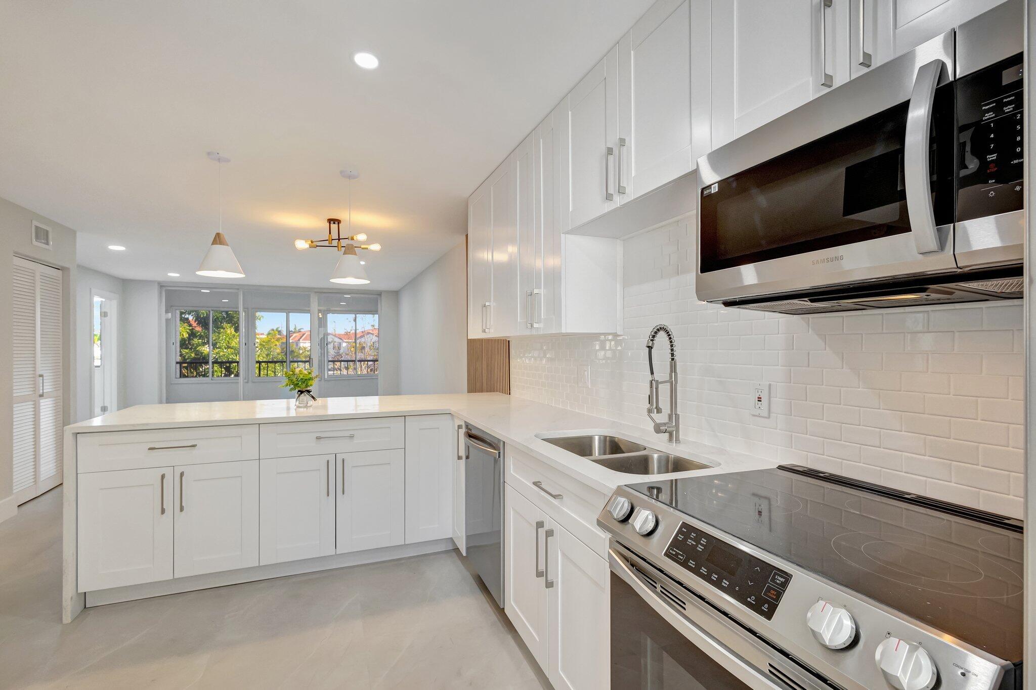 FOUNTAINS OF PALM BEACH CONDO 7 - Residential