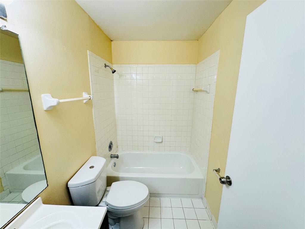 SUMMER LAKE CONDO - Residential