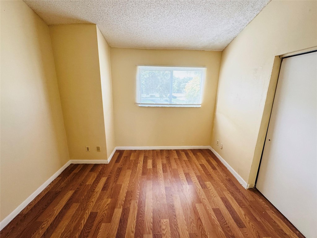 SUMMER LAKE CONDO - Residential