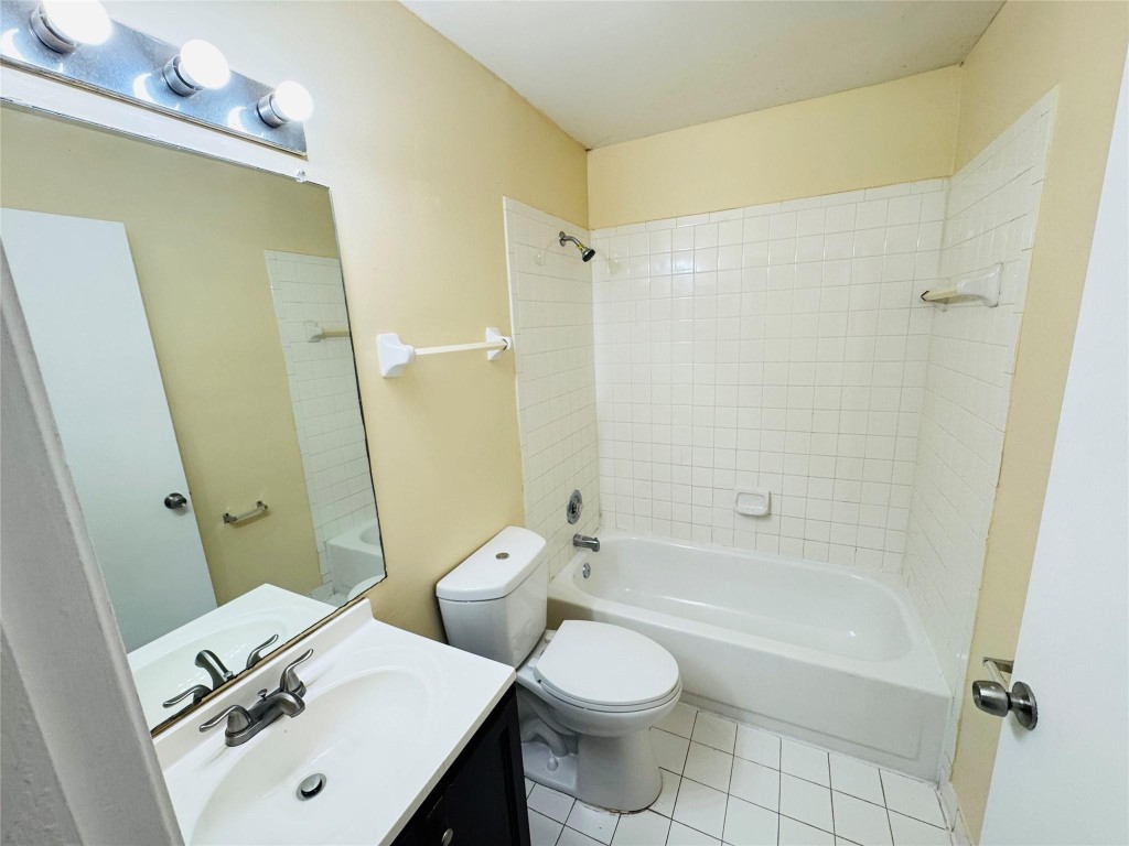 SUMMER LAKE CONDO - Residential