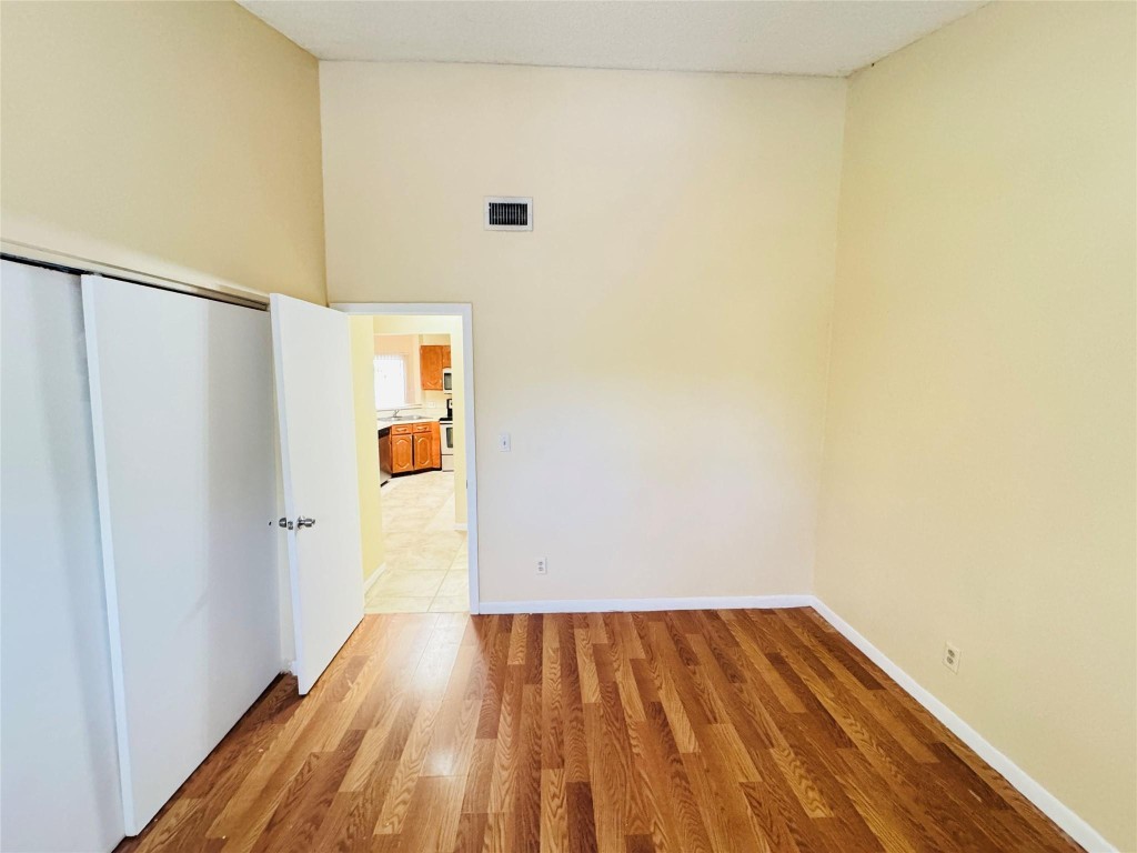 SUMMER LAKE CONDO - Residential