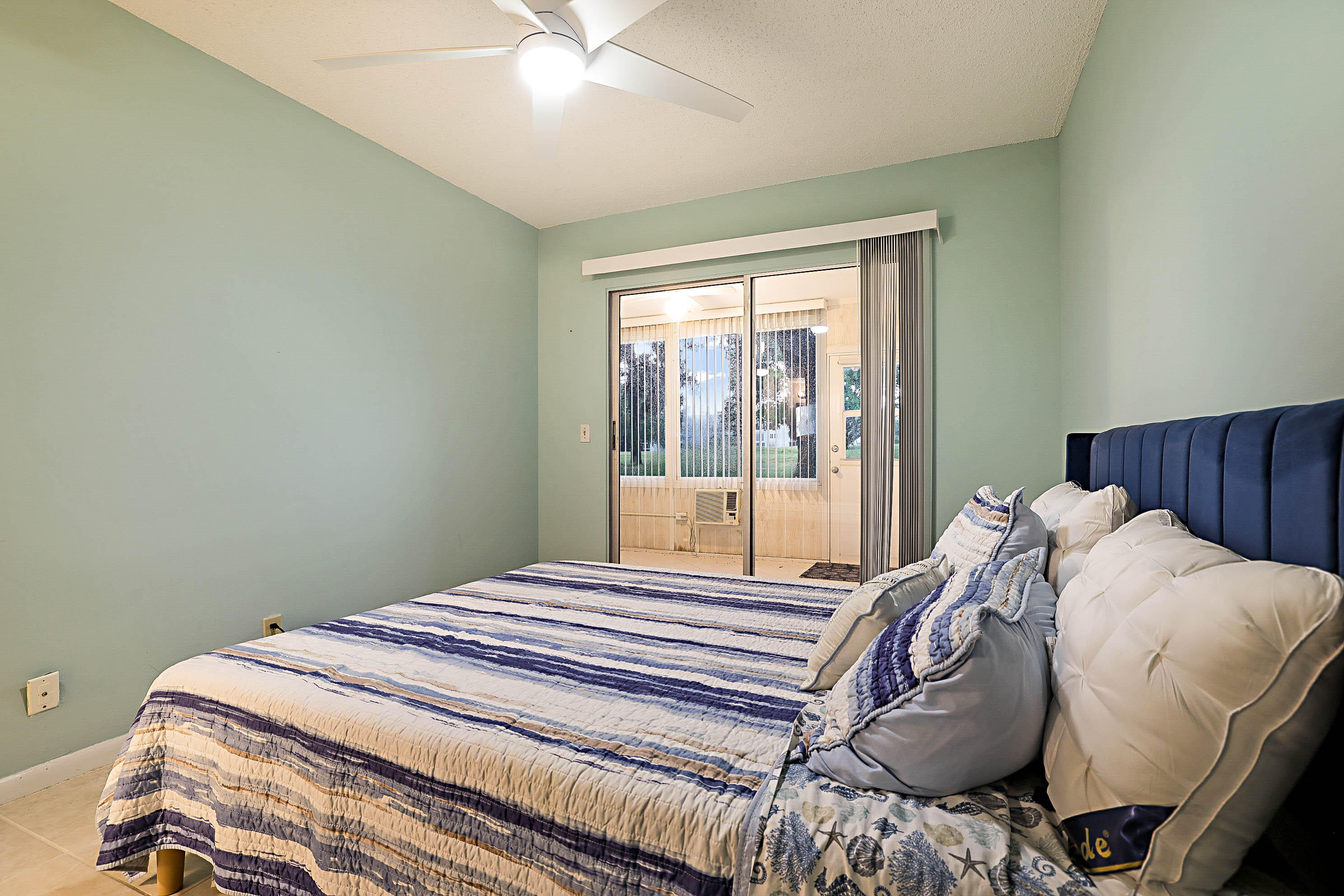 ELLESMERE B CONDO - Residential