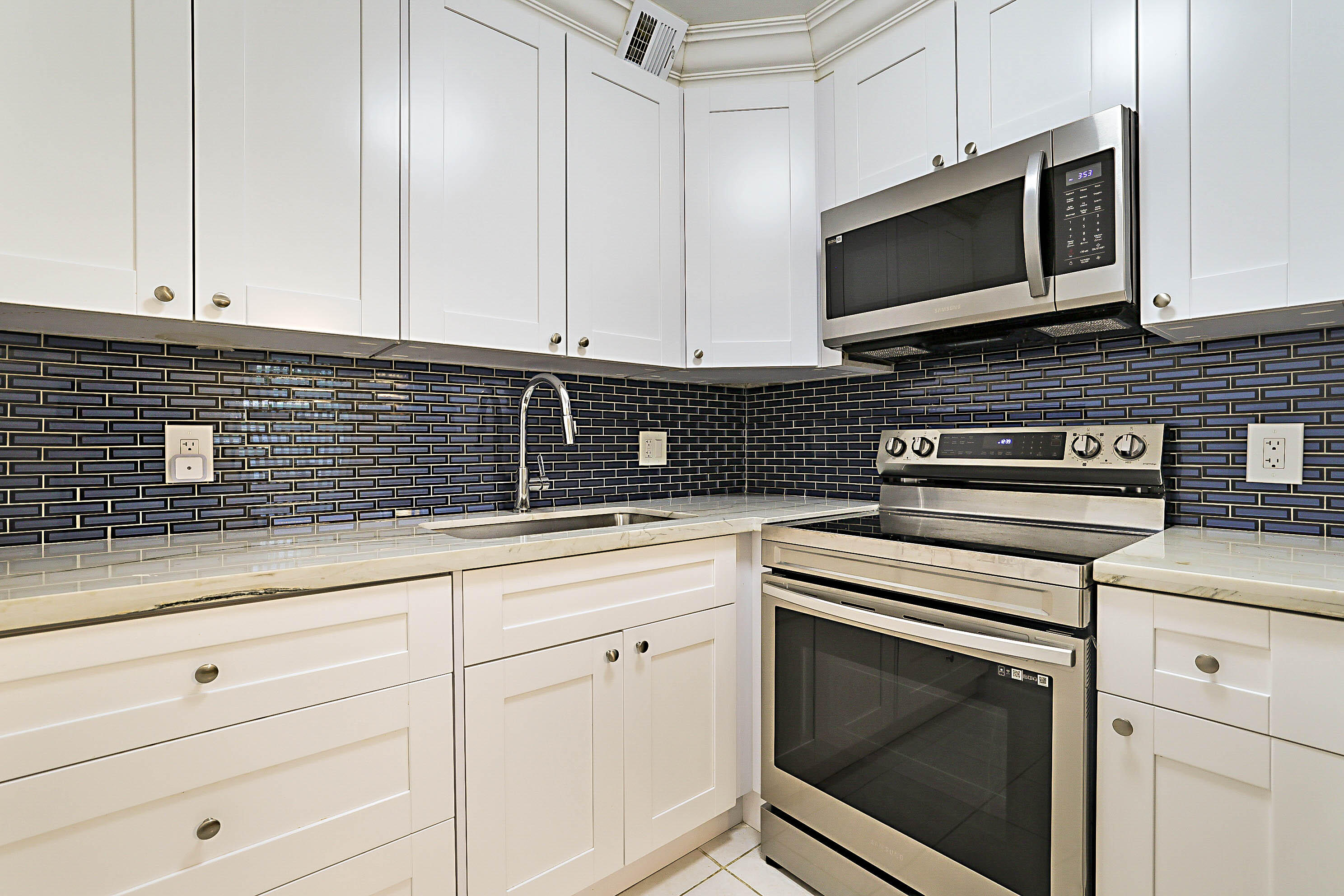ELLESMERE B CONDO - Residential