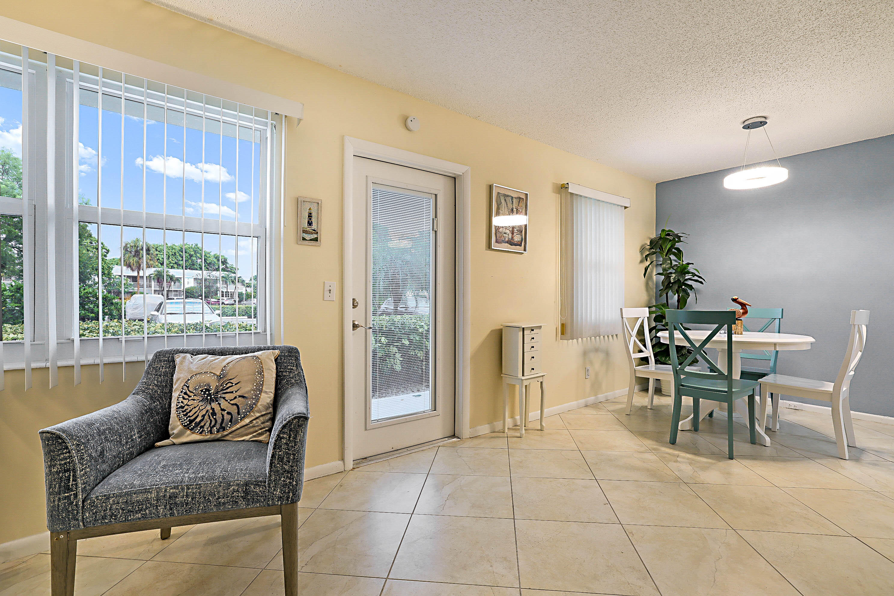 ELLESMERE B CONDO - Residential