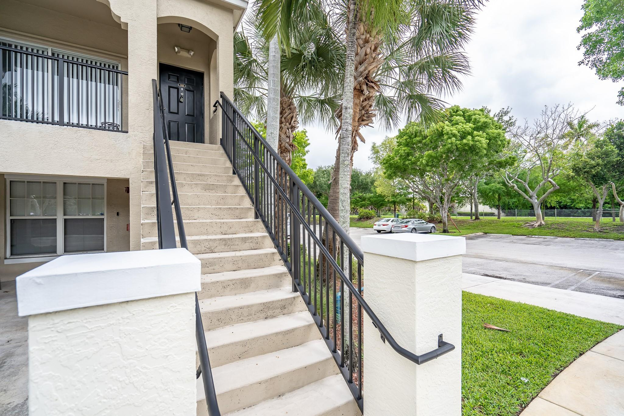 Large one bedroom one bath corner unit with gleaming porcelain floors throughout in the sough after gated community of Poinciana.   Great location close to all major Highways, hospitals, casinos and shopping. Poinciana offers beautiful Club house with sparkling pool area, jacuzzi and fitness Center.