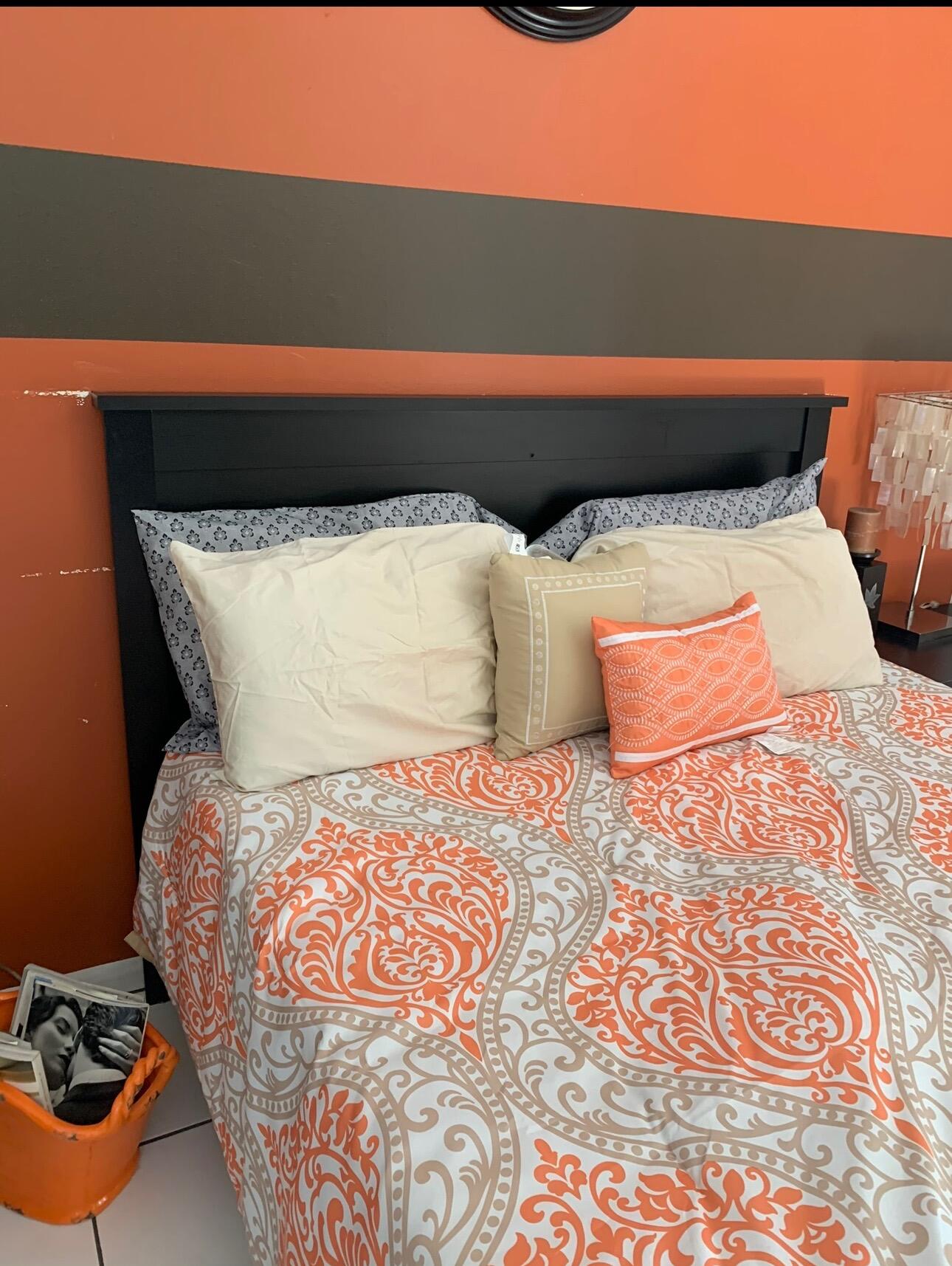 ROOM for Rent! Owner is looking for a roommate.  Your room has it's own bathroom.  Shared kitchen, Shared washer & Dryer. 1 parking space.