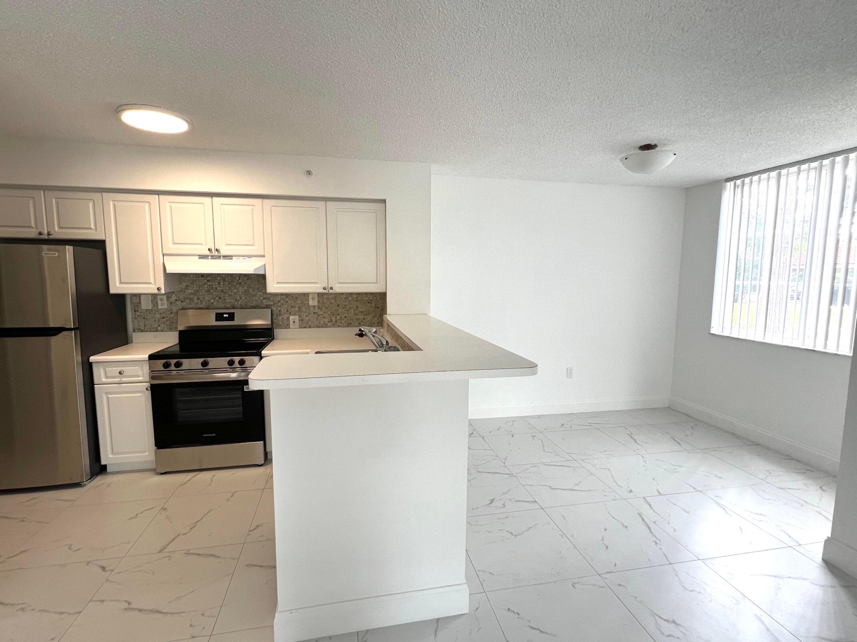 ST ANDREWS AT BOYNTON BEACH CONDO - Residential Lease