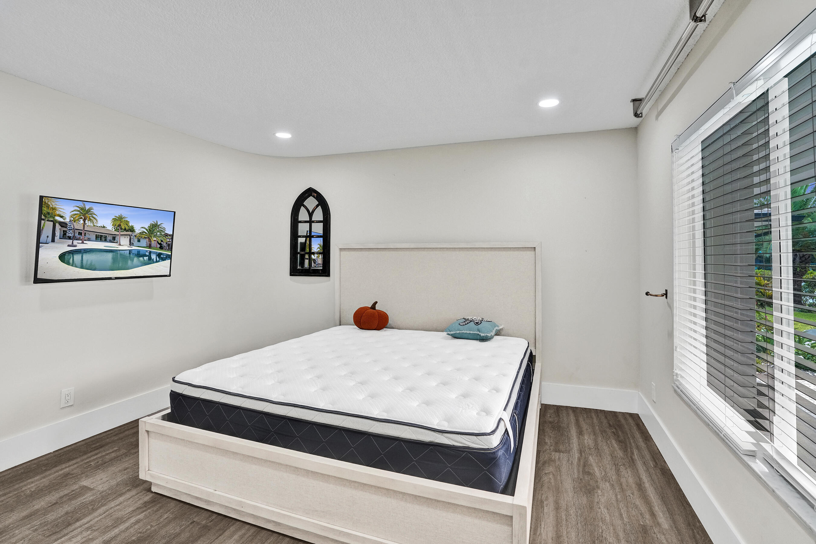 GOLDEN ISLES SEC - Residential Lease