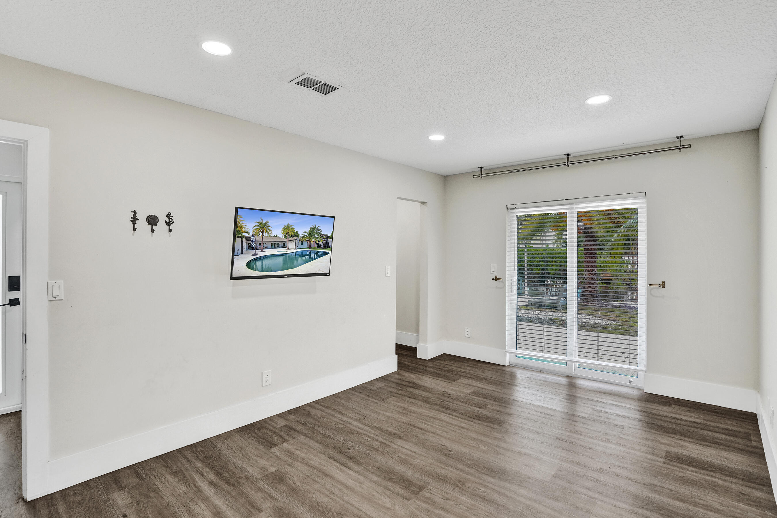 GOLDEN ISLES SEC - Residential Lease